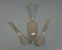 KONVOLUT WMF VORLEGEBESTECK: Tortenheber, Fischmesser und Spatel / plated serving cutlery, Art déco,