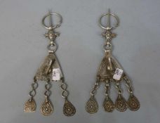 BERBER-SCHMUCK: FIBELPAAR / oriental accessoires, Midelt / Marokko, wohl Silber (63 g). Fibeln mit