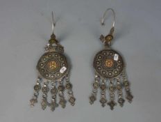 BERBER-SCHMUCK: ZWEI UMHANG-BESCHWERER / oriental jewellery, Talliouline / Marokko, wohl Silber (159