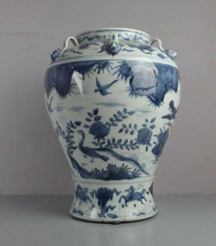 CHINESISCHE VASE, Porzellan (ungemarkt), späte Qing Dynastie / chinese vase, late Qing dynasty. - Image 3 of 3