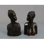 AFRIKANISCHES SKULPTURENPAAR / pair of sculptures: "Büsten einer Frau und eines Mannes", Tropenholz,