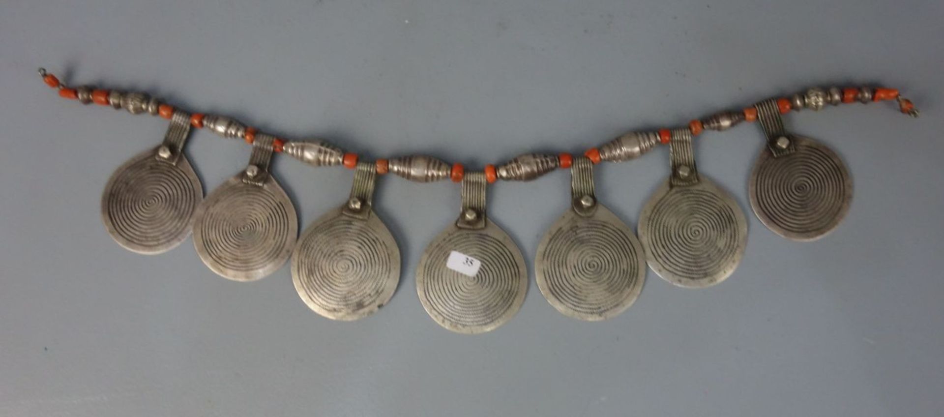 BERBER-SCHMUCK: KETTE / COLLIER / oriental necklace, Tiguit / Marokko, Silber und Koralle (insgesamt