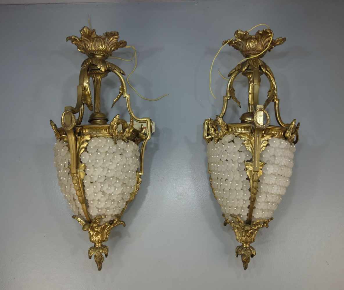 PAAR DECKENLAMPEN / DECKENLEUCHTER UM 1900 / pair of lamps, Bronze - Gelbguss und Murano -