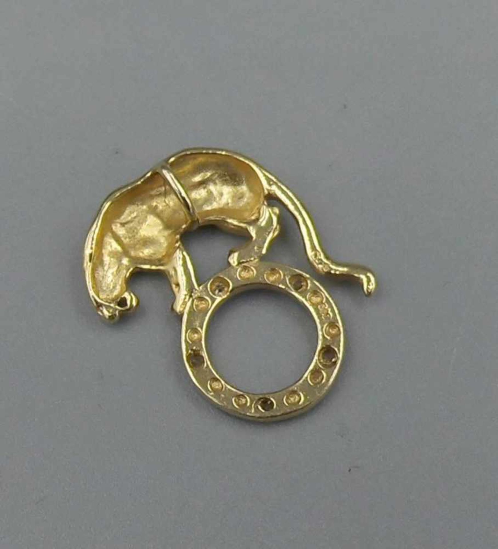 FIGÜRLICHER ANHÄNGER "Panther" / pendant, 585er Gelbgold (2,6 g). Panther auf einem Reifen, dieser - Image 3 of 3