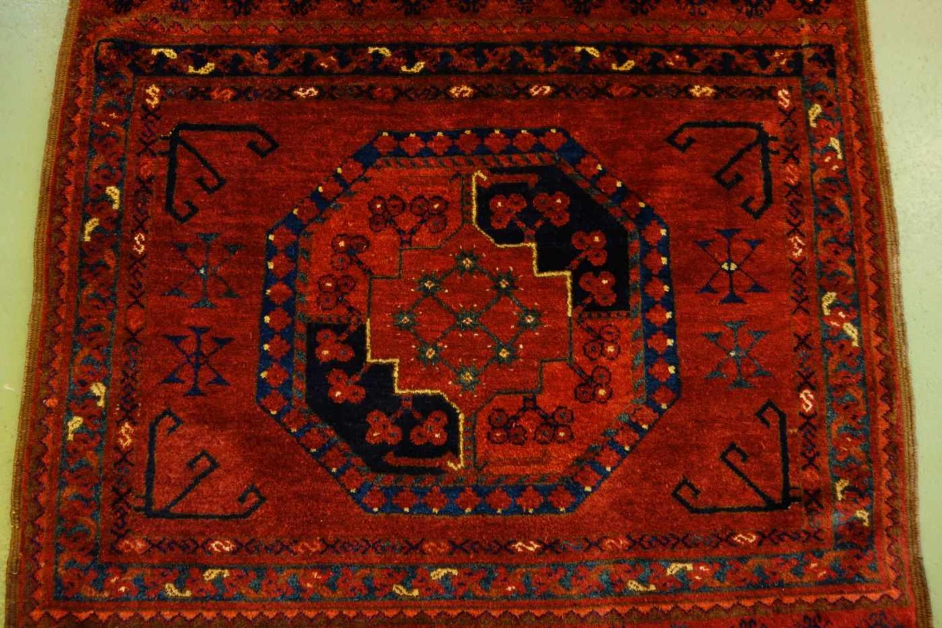 SELTENER KLEINER TEPPICH / ERSARI / carpet, Turkmenen / Westturkestan, wohl 2. H. 19. Jh., wohl - Image 6 of 12