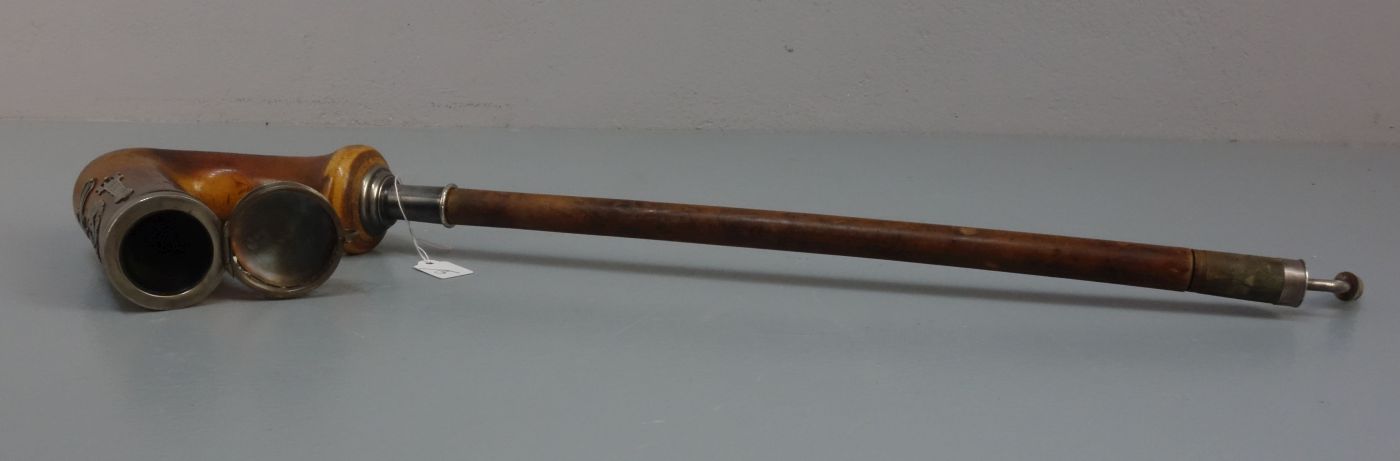 PFEIFE MIT FREIMAURERSYMBOLIK / masonic pipe, 19. Jh.. Wurzelholz, geschnitzt und mit versilberten - Image 3 of 4
