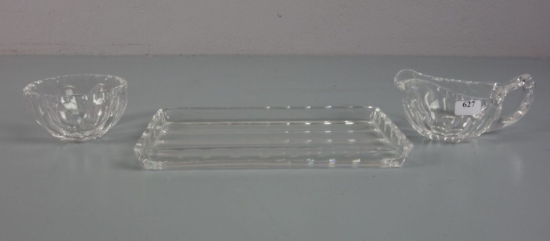 MILCHKÄNNCHEN UND ZUCKERSCHALE AUF TABLETT / creamer an cugarbowl on a tray, Kristallglas mit - Bild 3 aus 4