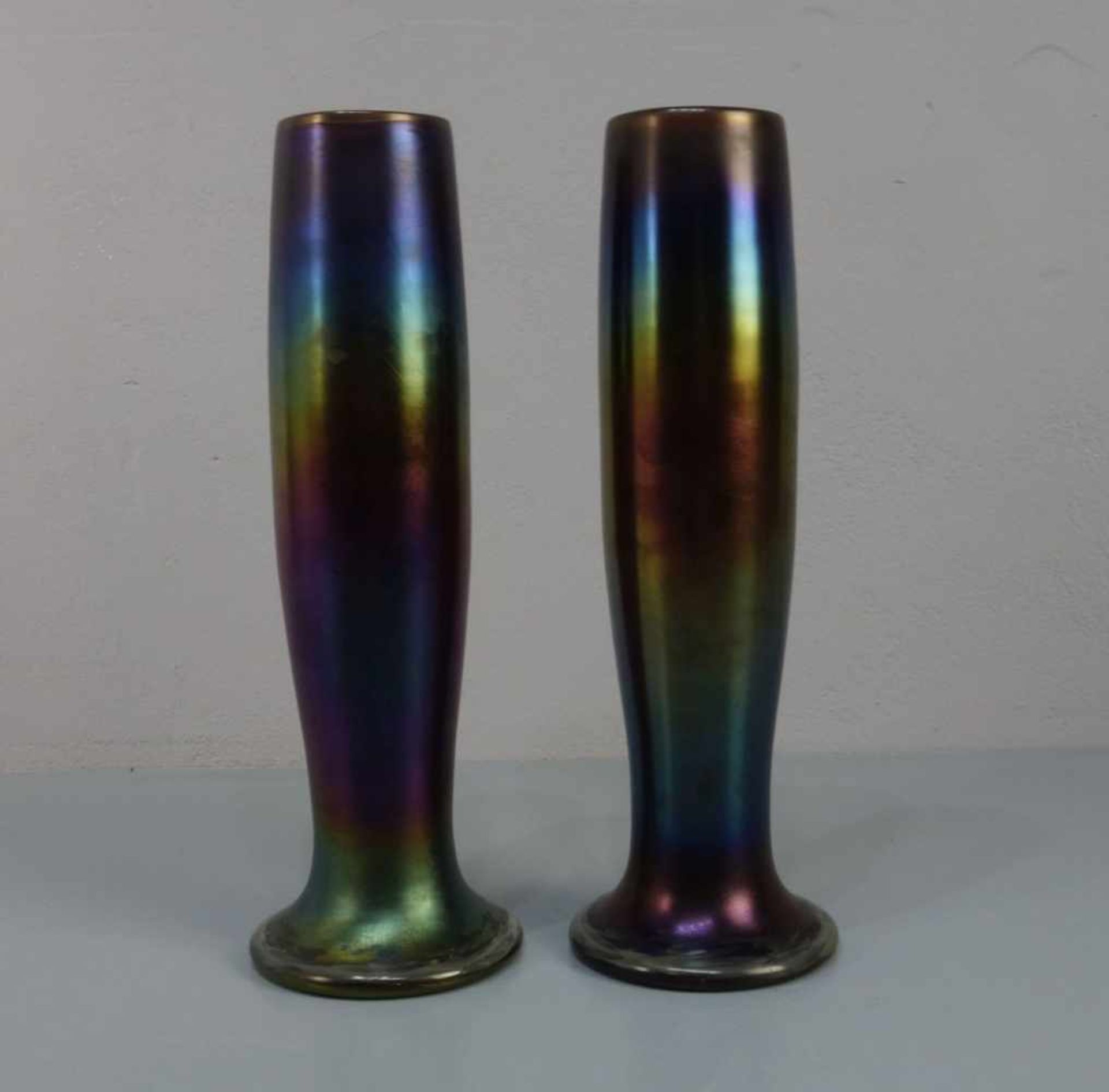 JUGENDSTIL VASENPAAR MIT FLEUR DE LIS - MOTIV / pair of art nouveau vases, Glas, Ferdinand von - Bild 2 aus 4