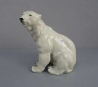 PORZELLANFIGUR "Eisbär" / ice bear porcelain figure, Porzellan, naturalistisch staffiert, unter