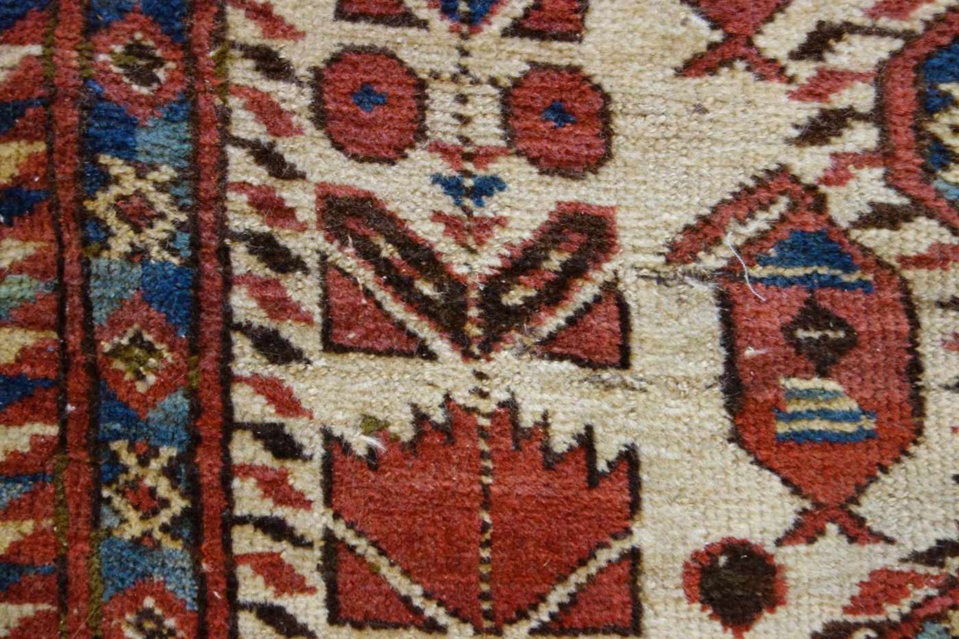 SCHMALER BESCHIR GEBETSTEPPICH / prayer rug, wohl 2. H. 19. Jh., Turkmenistan / Ersari-Beschir ( - Image 4 of 24