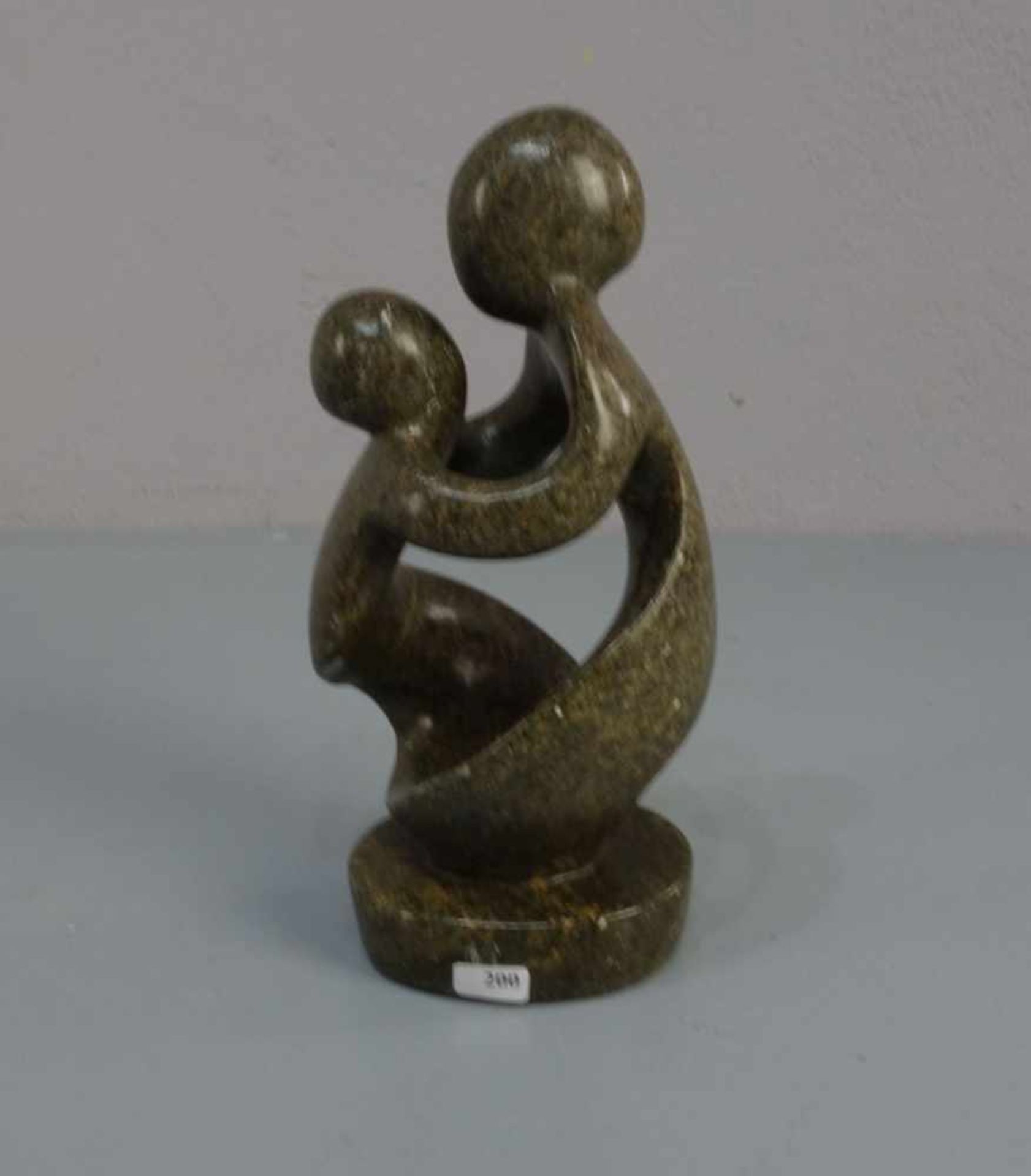 SHONA - SKULPTUR / sculpture: "Der Tanz", grüner Serpentin, vollplastische und durchbrochene - Bild 3 aus 4