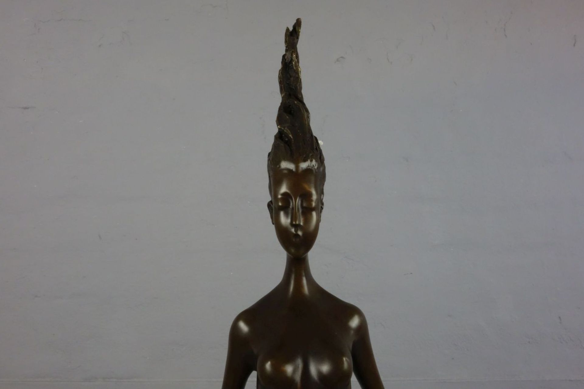 ALIOTH, J. P. (20./21. Jh.), Skulptur / sculpture: "Daphne", Bronze, hellbraun patiniert, auf der - Bild 6 aus 6