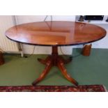 TISCH / SPEISETISCH / table, Mahagoni mit ebonisierten Partien; England, 2. Hälfte 20. Jh.,