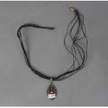 BERBER-SCHMUCK: KETTE / oriental necklace, Essaouria / Marokko; Leder und Silber (insgesamt 10,5 g).