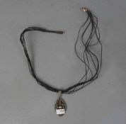 BERBER-SCHMUCK: KETTE / oriental necklace, Essaouria / Marokko; Leder und Silber (insgesamt 10,5 g).