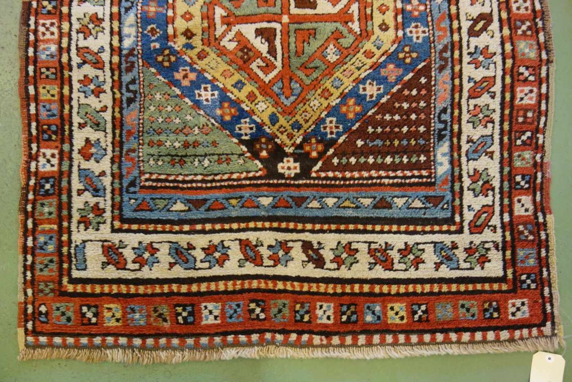 KAUKASISCHER MEDAILLONTEPPICH / carpet, wohl 19. Jh., Kaukasus / Schulaver-Kasak (Schulaver- - Image 9 of 13