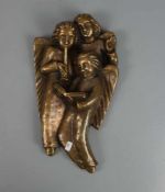 BRONZERELIEF: "MUSIZIERENDE ENGEL", Bronze, goldfarben patiniert; ungemarkt und unsigniert. Drei