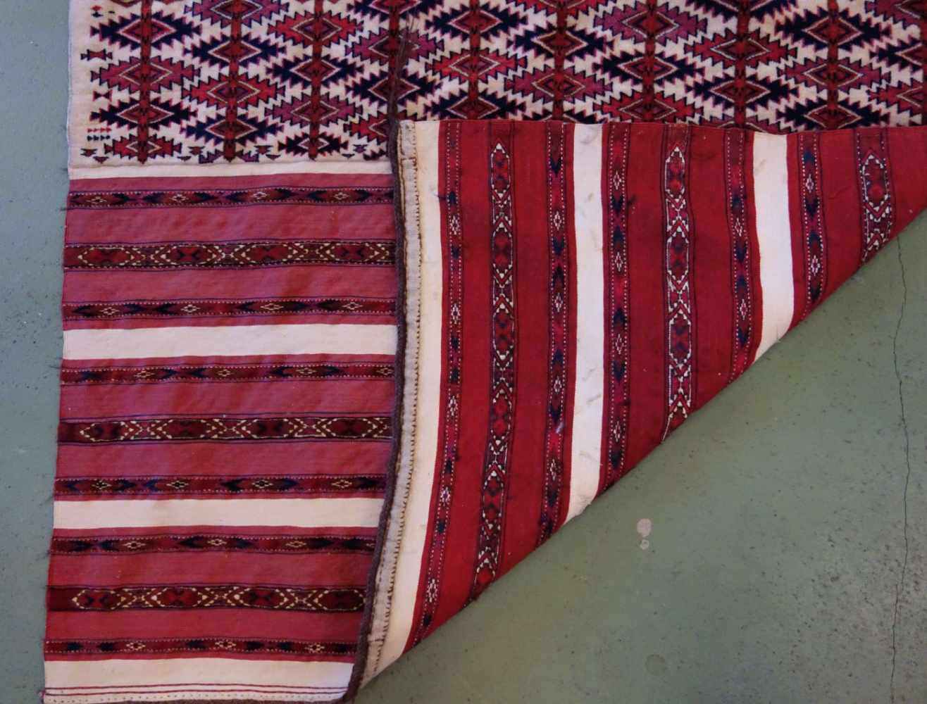 TEKKE AK-TSCHOWAL / TEPPICH / carpet, Turkmenistan, wohl 2. H. 19. Jh., Wechsel von Flor und - Bild 3 aus 18