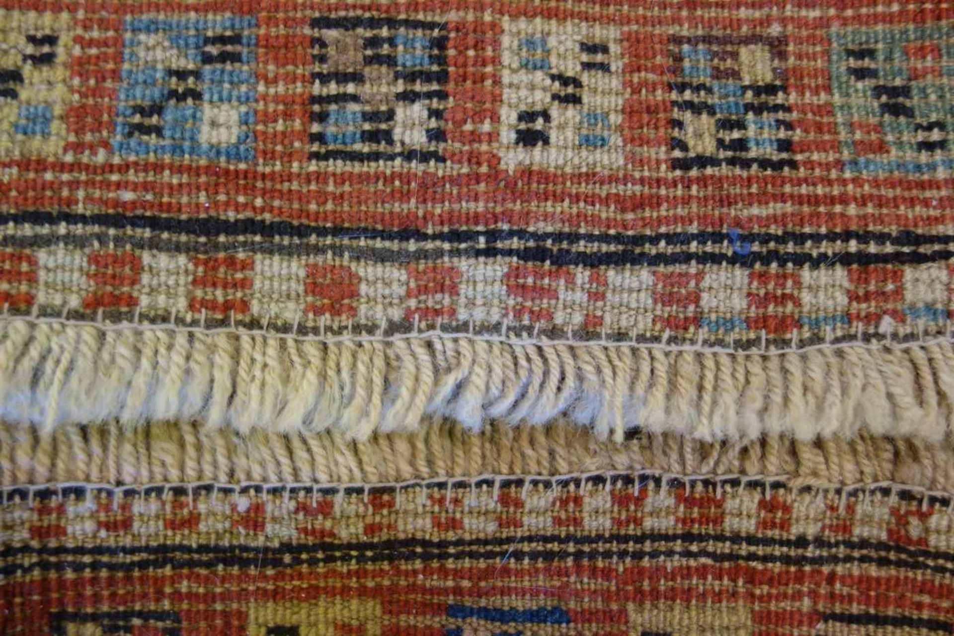 KAUKASISCHER MEDAILLONTEPPICH / carpet, wohl 19. Jh., Kaukasus / Schulaver-Kasak (Schulaver- - Image 5 of 13