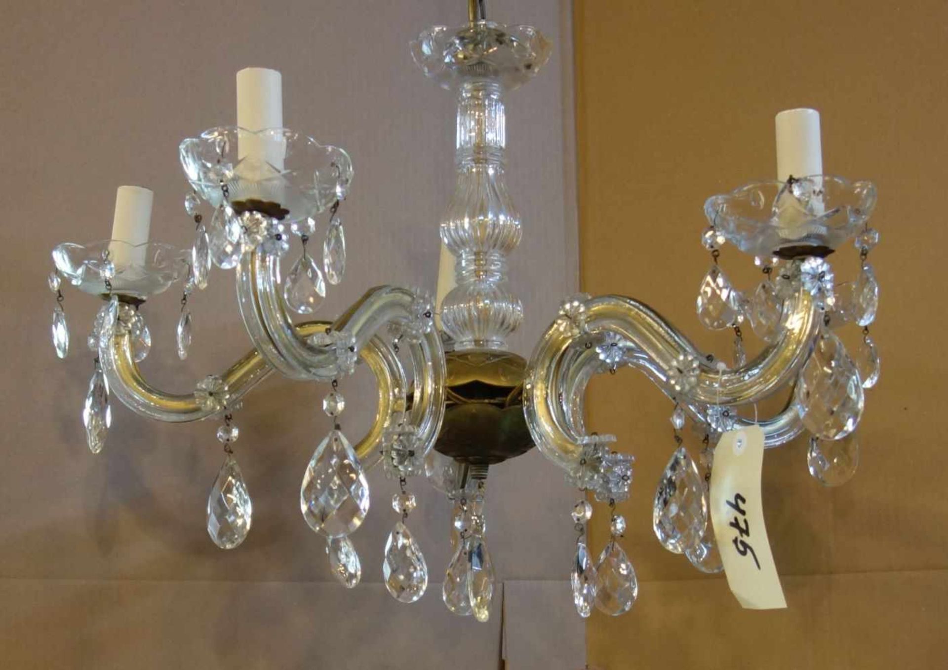 MARIA THERESIA - LEUCHTER / chandelier, fünfflammig elektrifiziert, Metallmonturen und Kristall.