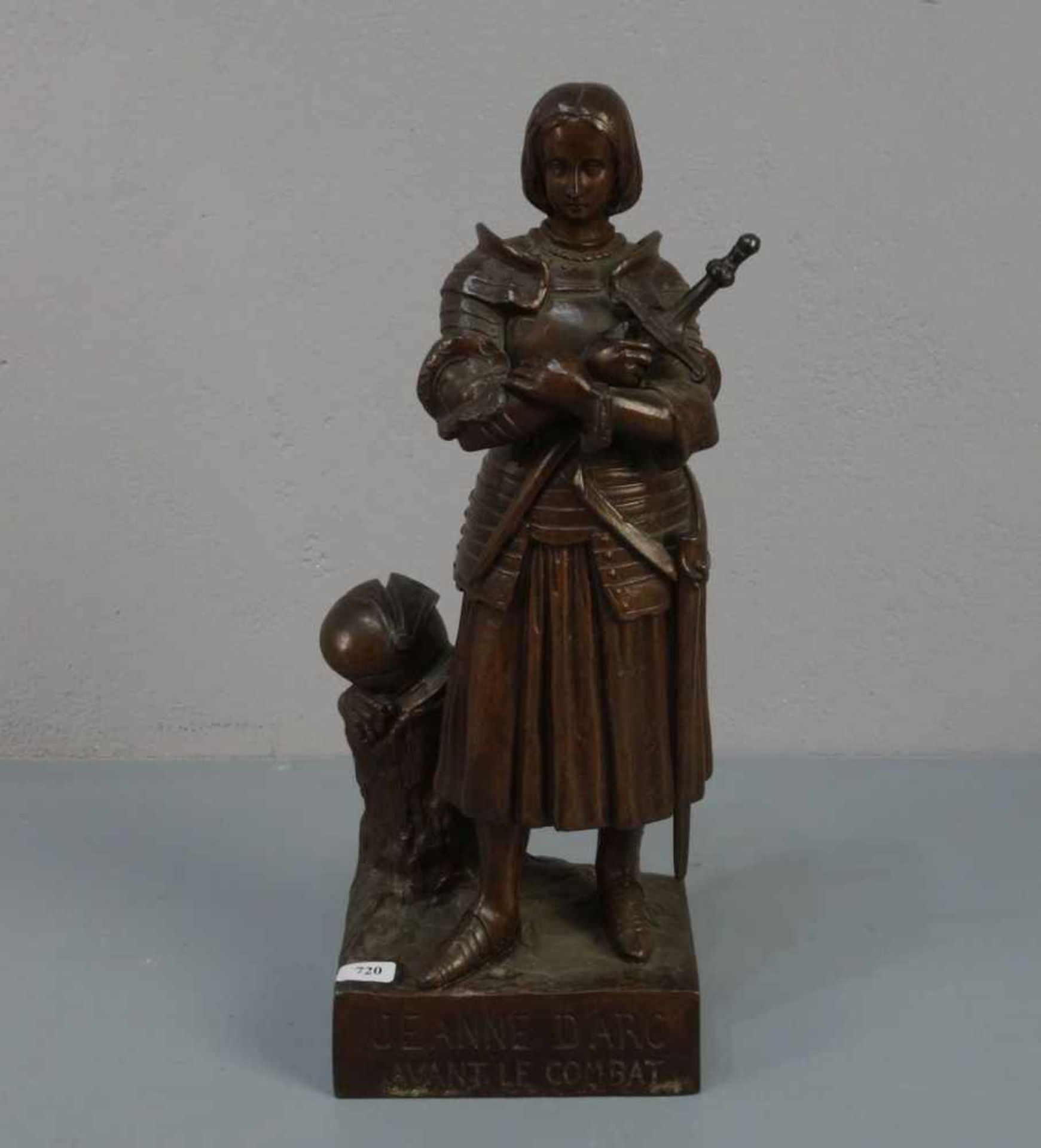 BILDHAUER DES 19./20. JH., Skulptur / sculpture: "Jeanne d'Arc avant le Combat (Jeanne d'Arc vor dem