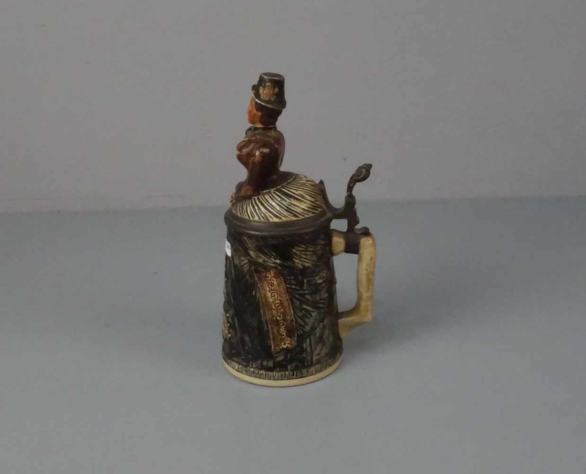FIGÜRLICHER KRUG "Dame mit Hut" / figural jug, Keramik mit Zinnmontur, heller Scherben, polychrom - Bild 6 aus 6