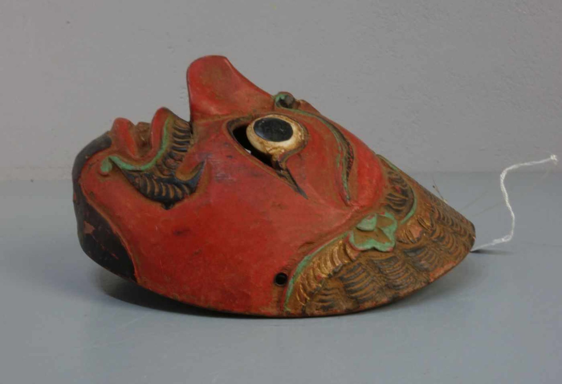 WAYANG TOPENG MASKE / mask, Holz, geschnitzt und farbig gefasst, Java / Indonesien. Aufgewölbte - Bild 3 aus 4