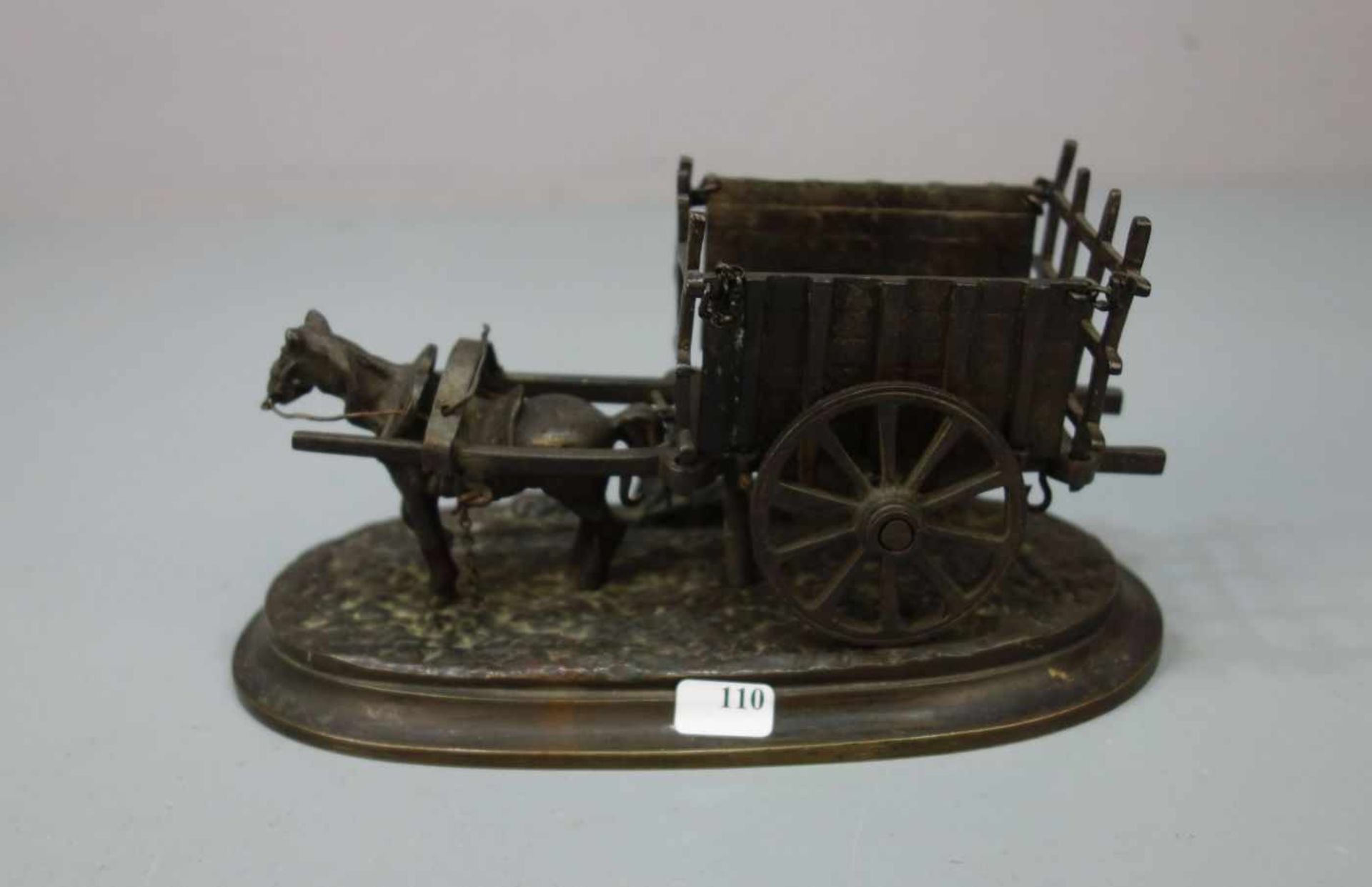 BILDHAUER / TIERBILDHAUER DES 19./20. Jh., Skulptur / sculpture: "Pferd mit Karren", um 1900.