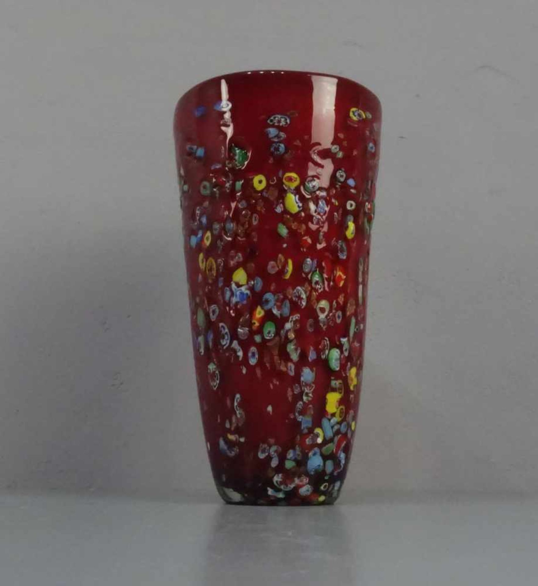 MURANO - GLASVASE "Mille fiori", dickwandiges farbloses Glas mit rotem Unterfang, eingeschmolzenen - Bild 4 aus 4