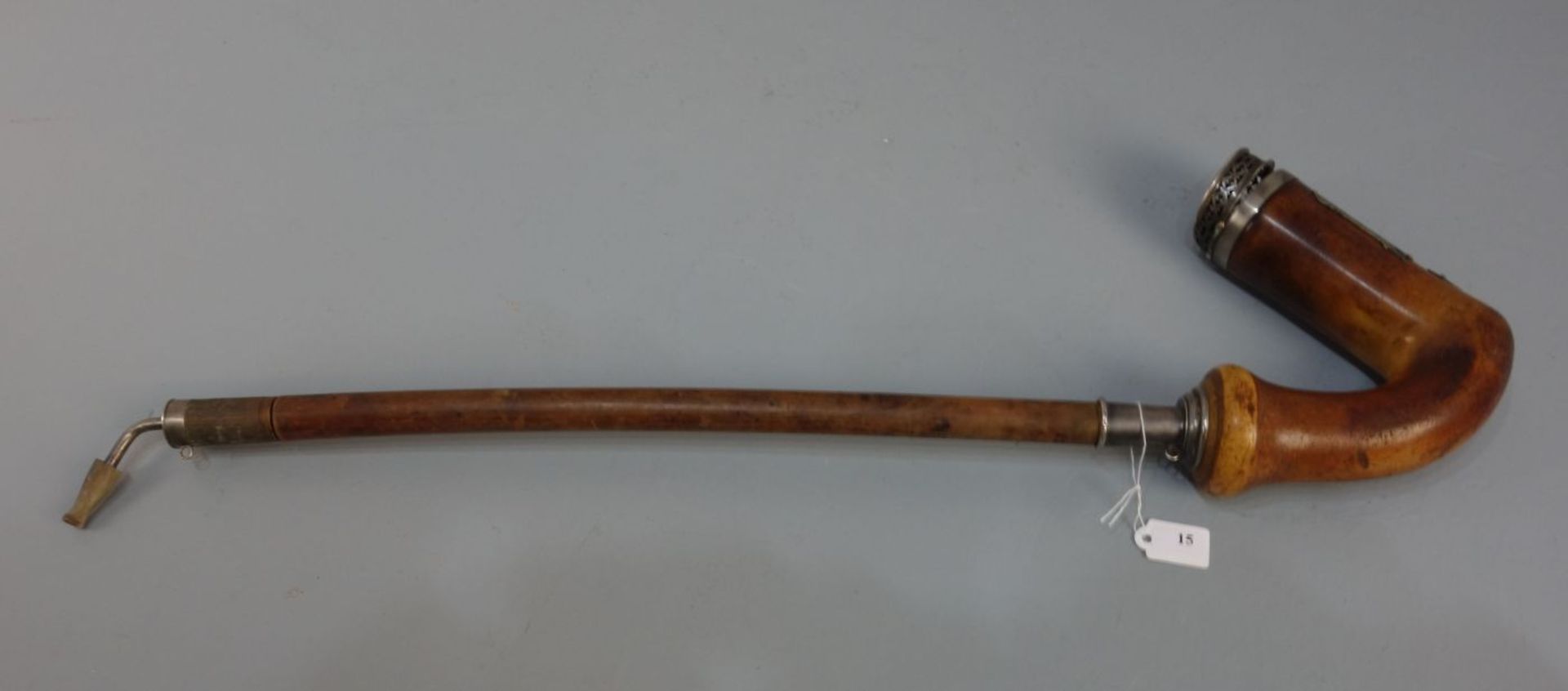 PFEIFE MIT FREIMAURERSYMBOLIK / masonic pipe, 19. Jh.. Wurzelholz, geschnitzt und mit versilberten