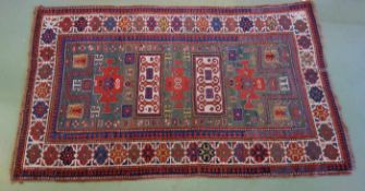 TEPPICH / MEDAILLONTEPPICH / carpet, Südwestkaukasus, wohl 2. H. 19. Jh., Kasak / Kazak -