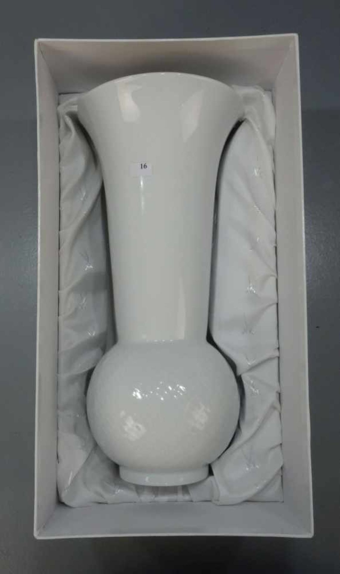 VASE "WELLENSPIEL RELIEF" / porcelain vase, Weissporzellan, Manufaktur Meissen, unterglasurblaue - Bild 6 aus 7