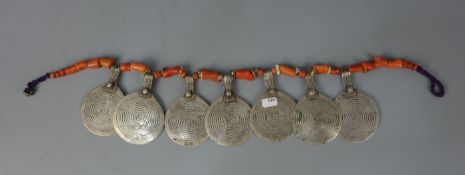 BERBER-SCHMUCK: KETTE / COLLIER / oriental necklace, Tiguit / Marokko, Silber, Koralle, Muscheln,