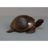 SKULPTUR / sculpture: "Schildkröte / Wasserschildkröte", Tropenholz, geschnitzt, 2. Hälfte 20.