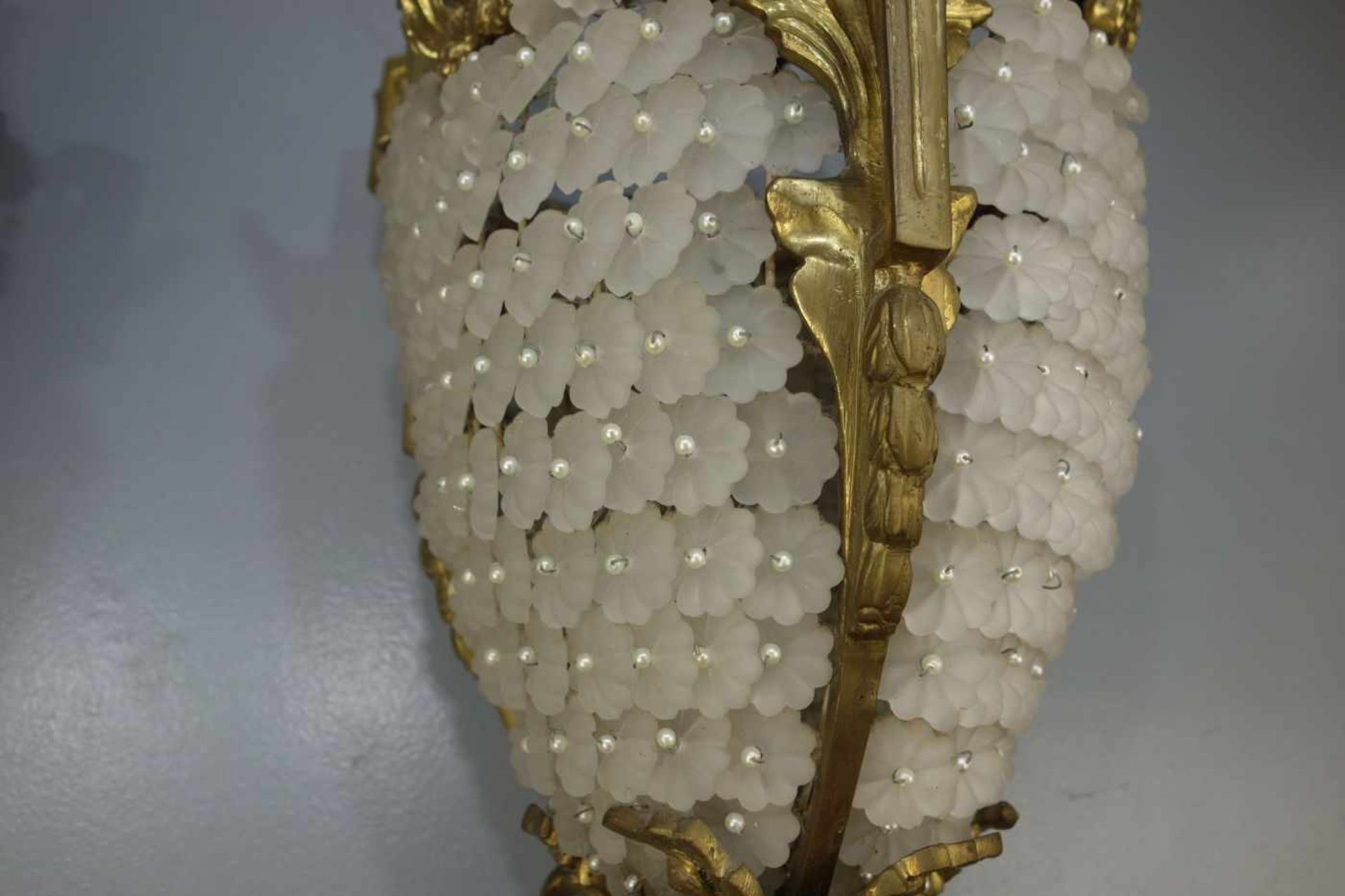 PAAR DECKENLAMPEN / DECKENLEUCHTER UM 1900 / pair of lamps, Bronze - Gelbguss und Murano - - Bild 2 aus 6
