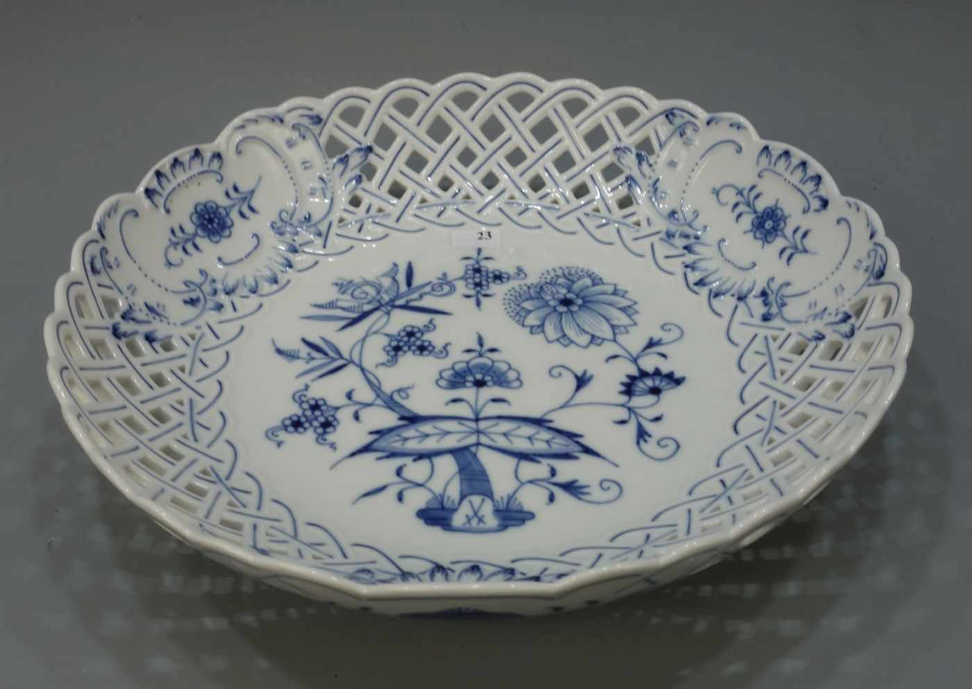 MEISSEN KORB - SCHALE "ZWIEBELMUSTER" / basket / bowl, Porzellan, Manufaktur Meissen, - Bild 2 aus 5