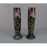 JUGENDSTIL VASENPAAR MIT FLEUR DE LIS - MOTIV / pair of art nouveau vases, Glas, Ferdinand von