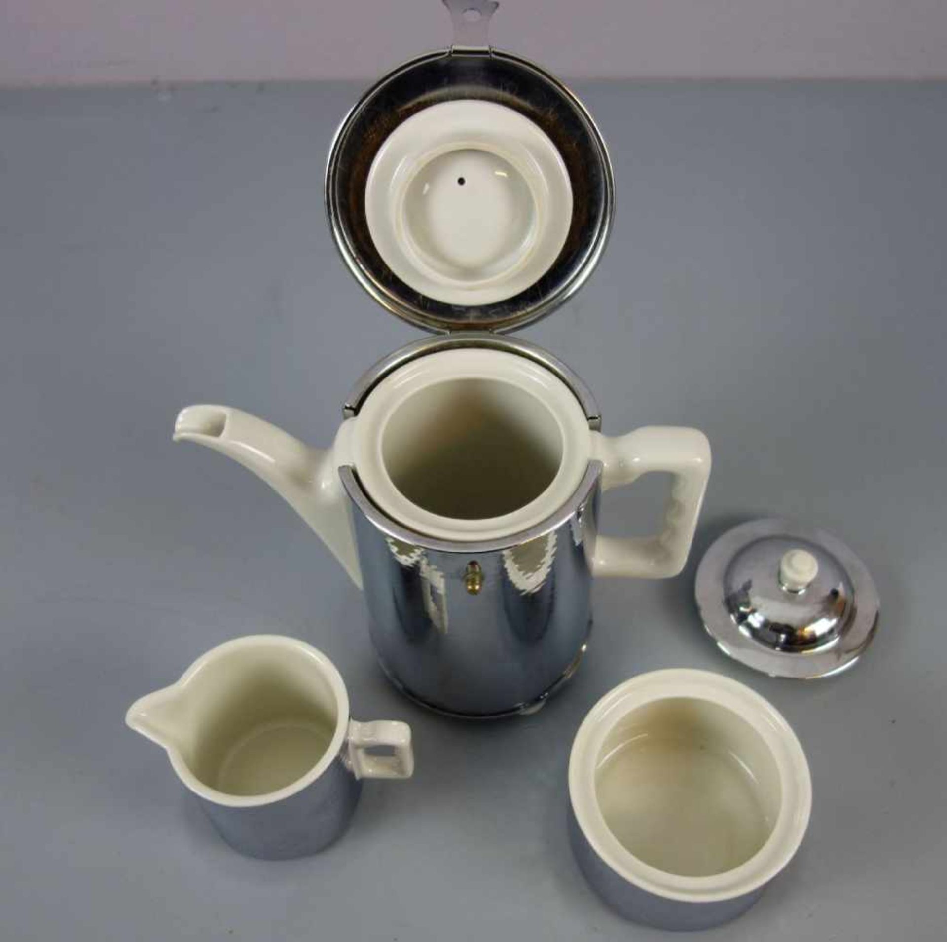 KAFFEEKERN / KERNSTÜCK MIT ISOLIERKANNE: Kaffeekanne, Milchkännchen und Zuckertopf / coffee pot, - Image 4 of 4