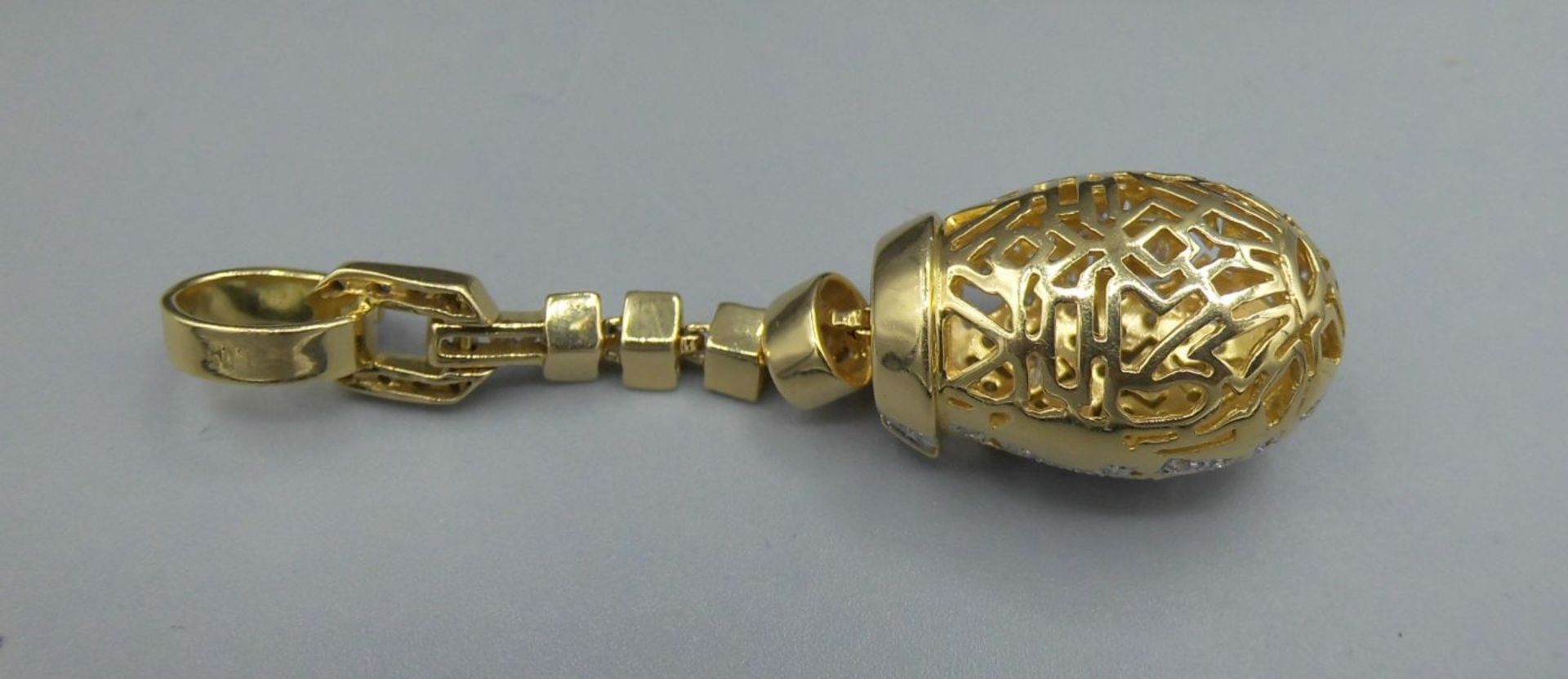 EXKLUSIVER ANHÄNGER MIT BRILLANTBESATZ / pendant, in 750er Gelbgoldfassung (12 g), komplett - Bild 3 aus 4