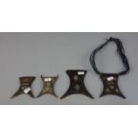 BERBER-SCHMUCK: 3 AMULETTE und Kette / oriental jewellery, Taroudannt, Marokko. Leder und