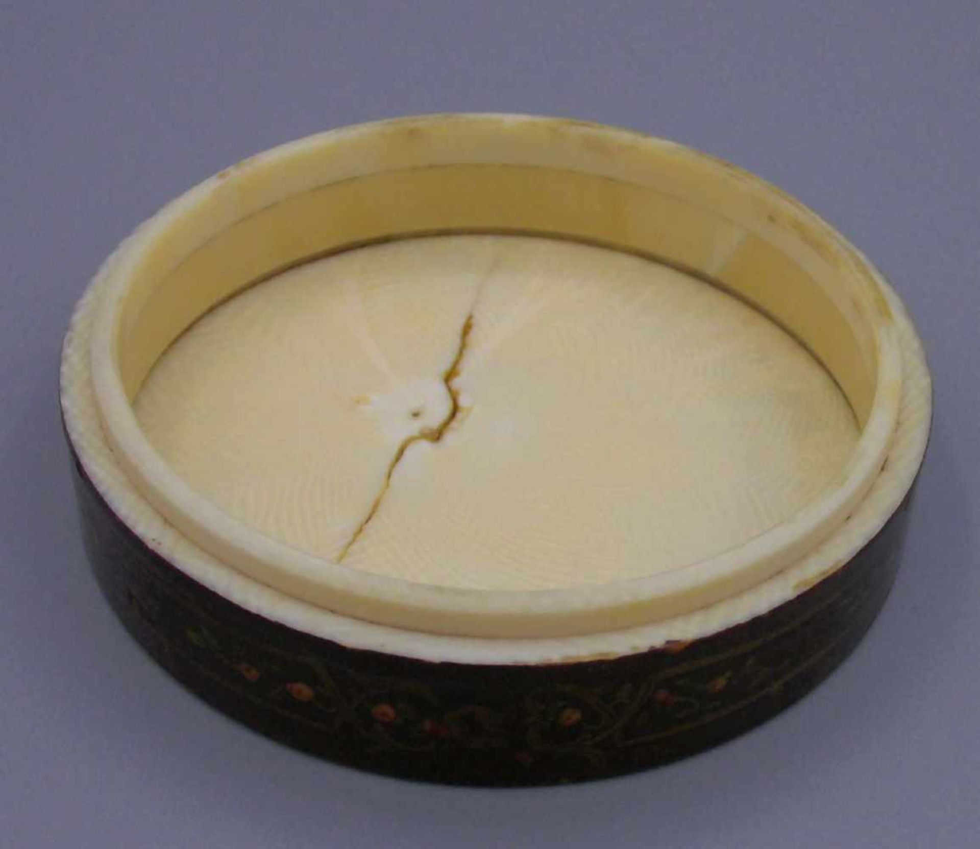 GALANTERIE: SCHNUPFTABAKDOSE AUS ELFENBEIN / TABATIERE / ivory snuff box, wohl 19. Jh., Elfenbein, - Bild 4 aus 12