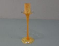 LEUCHTER / TISCHLEUCHTER / candle stand, Klarglas mit orangefarbenen Pulverauf- und -