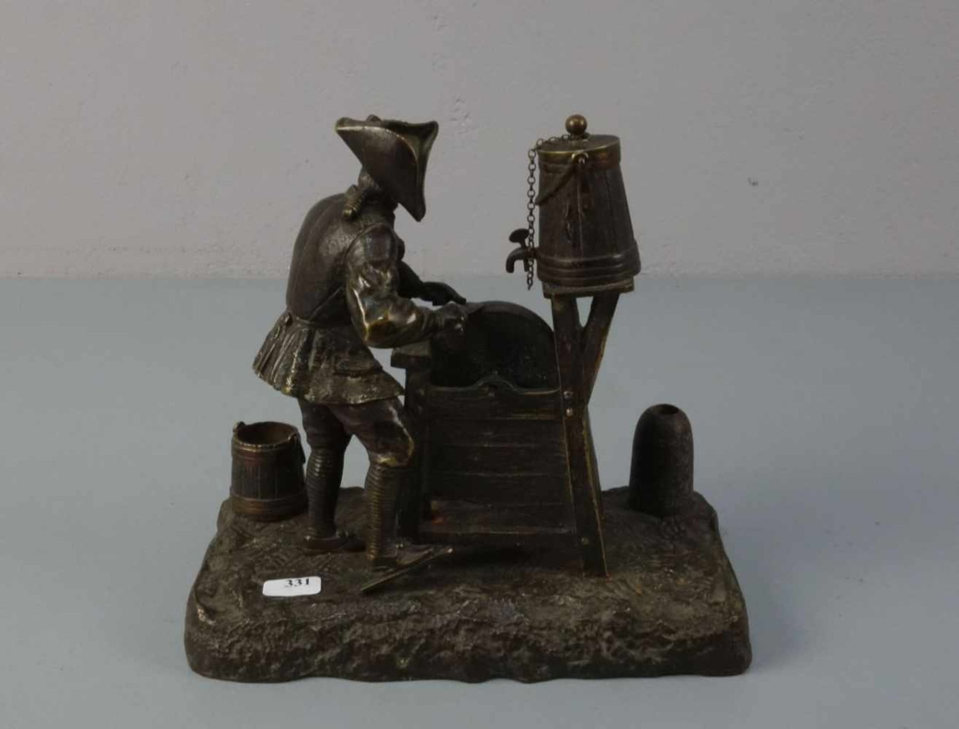 FIGÜRLICHES TINTENFASS "Schmied am Schleifstein" / figural inkpot 'blacksmith at the grindstone', - Bild 3 aus 5