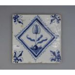 BAROCK-FLIESE "Tulpe in Raute" / HOLLÄNDISCHE FAYENCE - FLIESE / WANDFLIESE / tegel / tile, wohl 17.