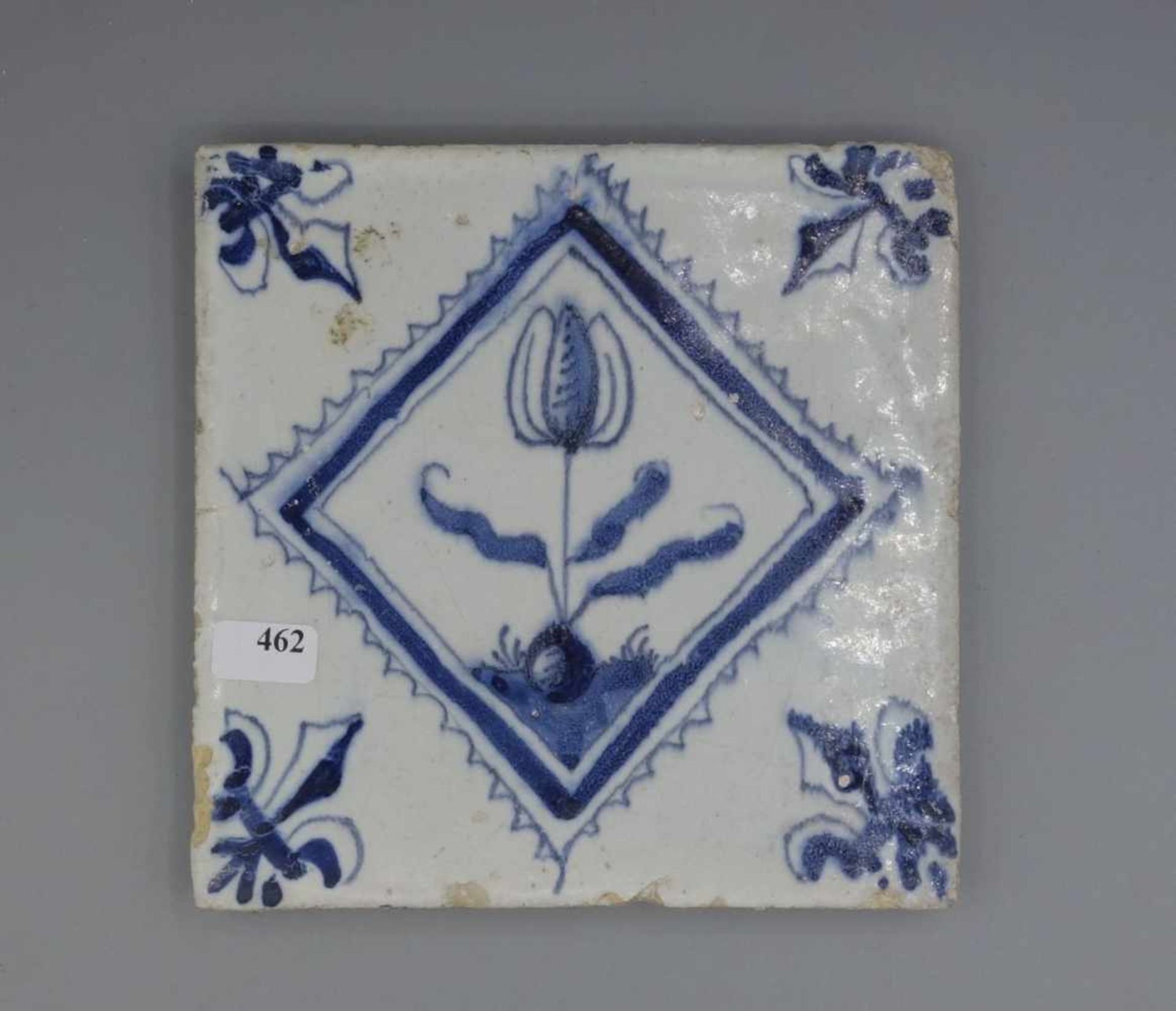 BAROCK-FLIESE "Tulpe in Raute" / HOLLÄNDISCHE FAYENCE - FLIESE / WANDFLIESE / tegel / tile, wohl 17.