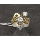 RING aus 585er Gelbgold (5,3 g), besetzt mit Brillanten von je 0,25 ct. (WESS, VSI). Ring-Gr. 50/51.