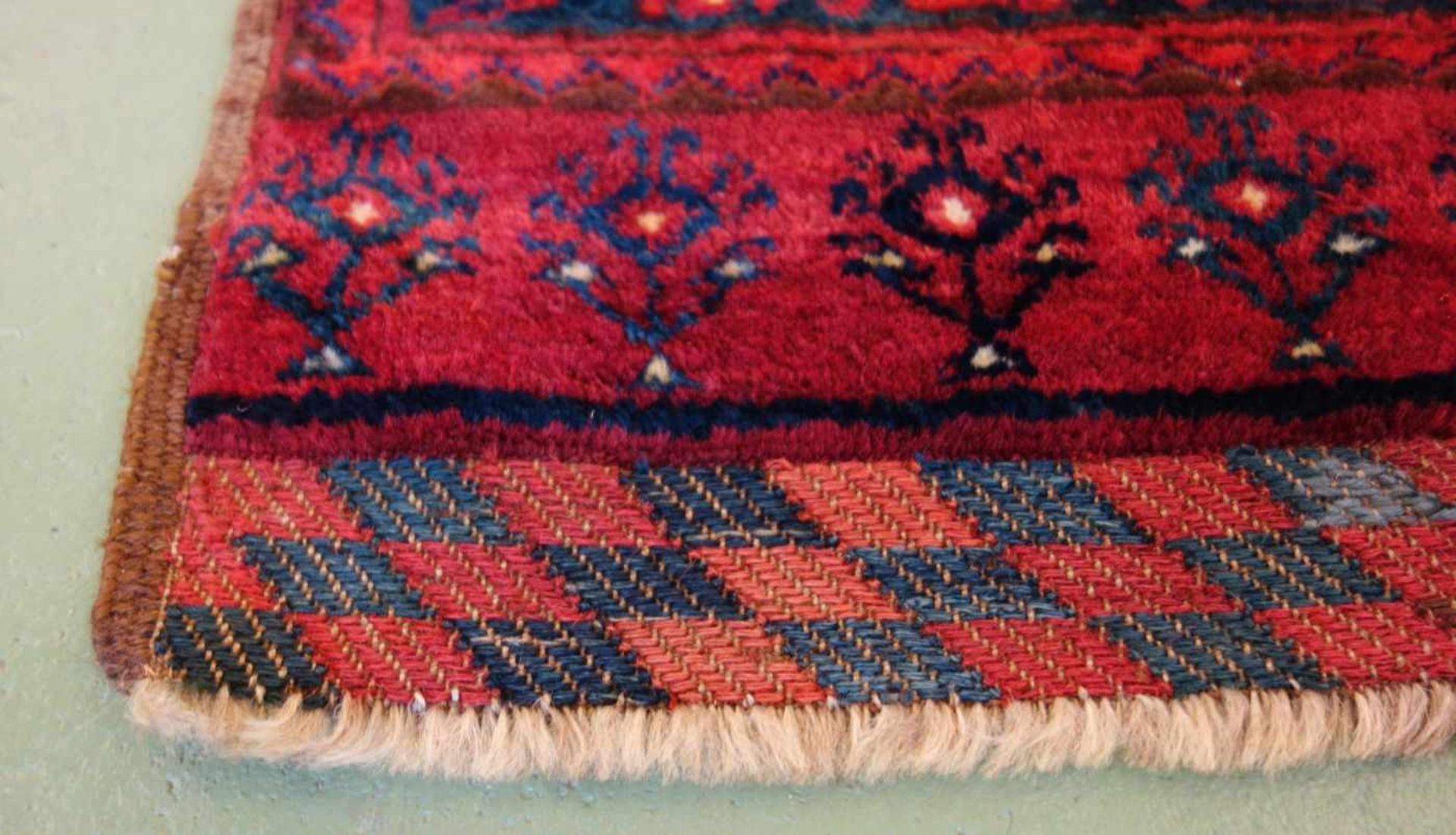 KLEINER TEPPICH / ERSARI / carpet, wohl Turkmenien / Turkestan, wohl Ende 19. Jh. / Anfang 20. - Bild 8 aus 14