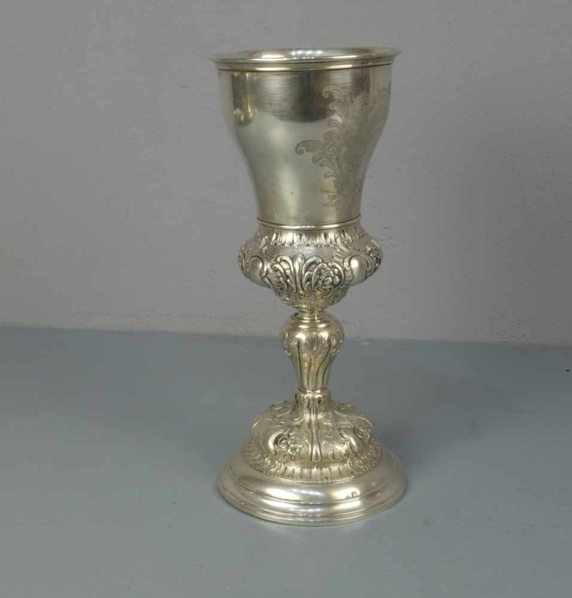 SILBERNER POKAL IN BAROCKEN FORMEN, 800er Silber (425,5 g), Österreich - Ungarn, 1872-1922, - Bild 3 aus 7