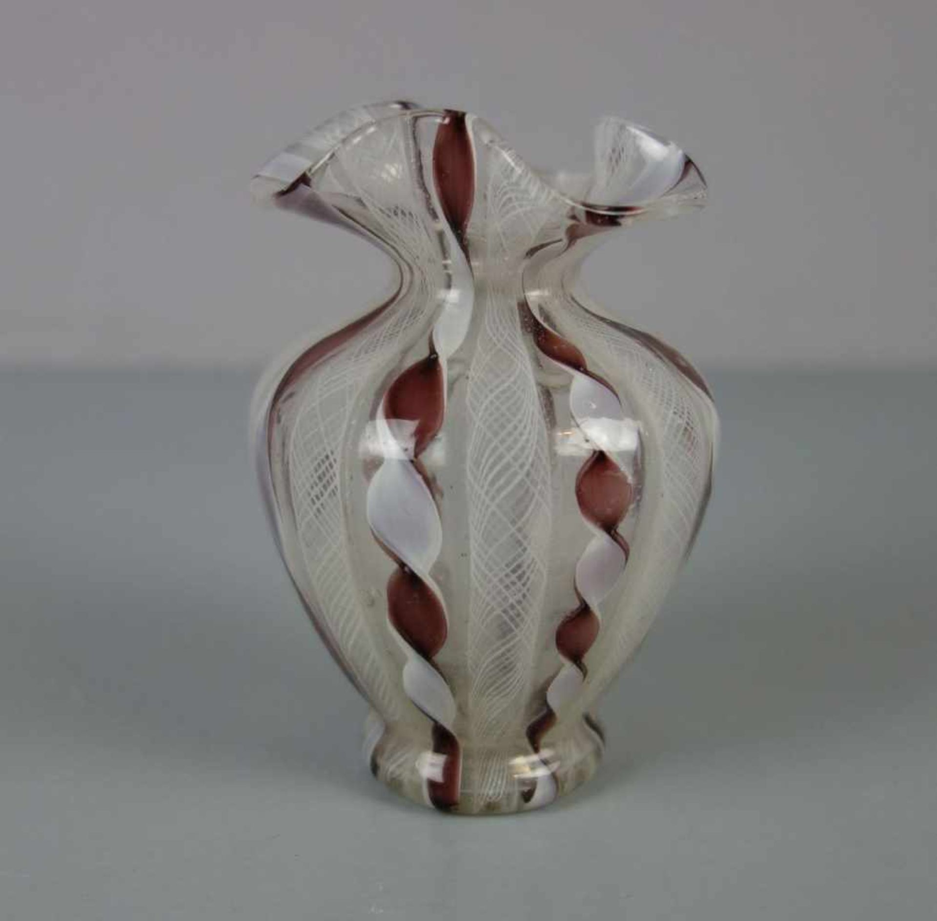 MURANO - GLASVASE / SPIRALGLAS, um 1900. Balusterform auf Standring mit unterem Abriss, gebauchte - Bild 2 aus 3