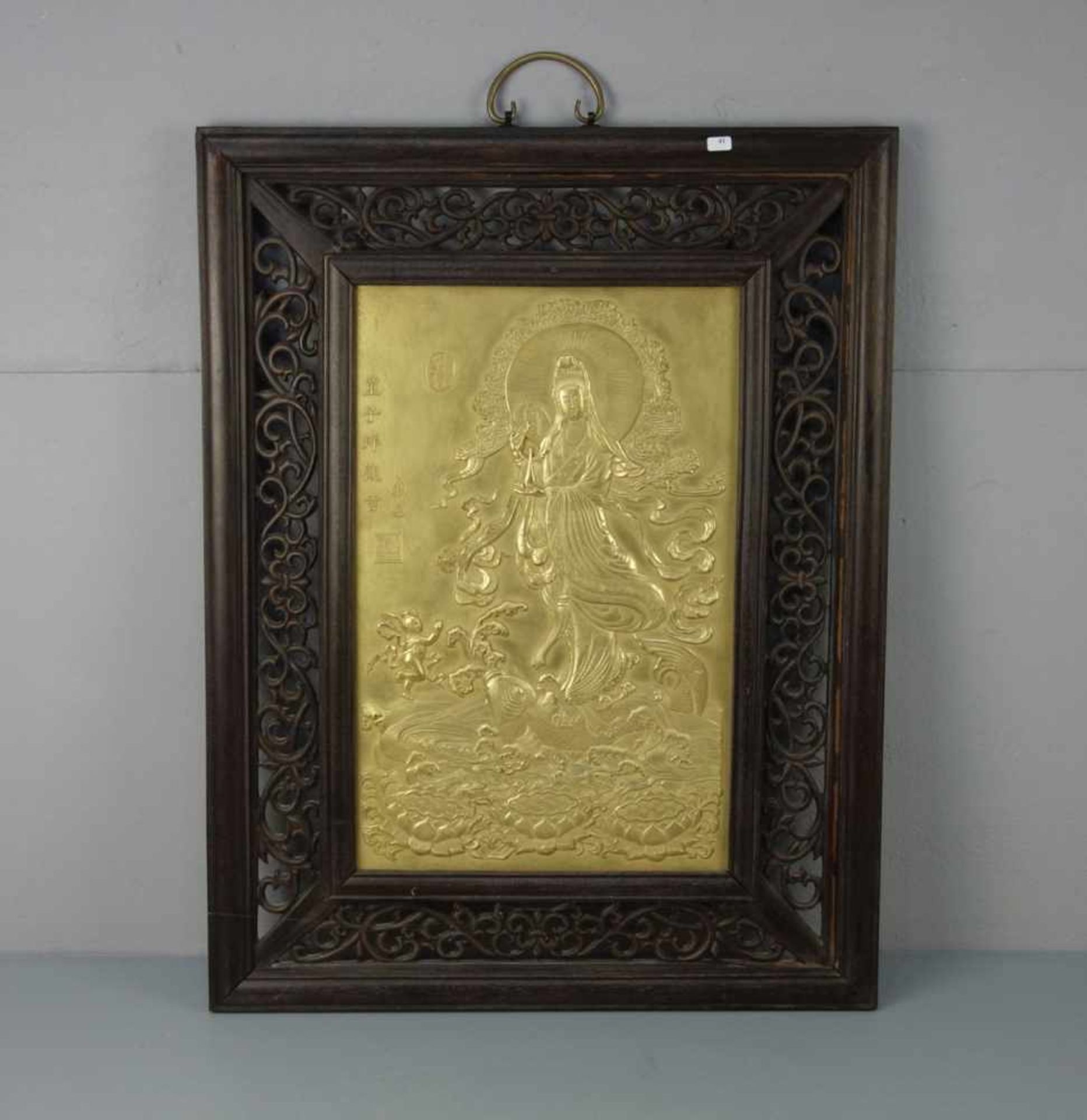 RELIEF: "GUANYIN ALS GYORAN KANNON", als buddhistische Bodhisattva Kannon - auf einem Karpfen